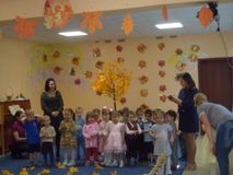 2015 год - праздник Осени группа "Незнайка"