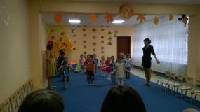 2015 год - праздник Осени группа "Синеглазка"